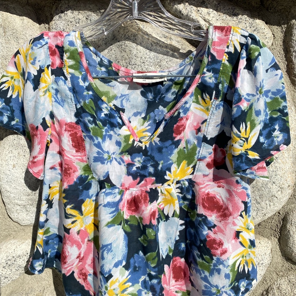 Abercrombie Girls Navy Blue flowered top Sz M